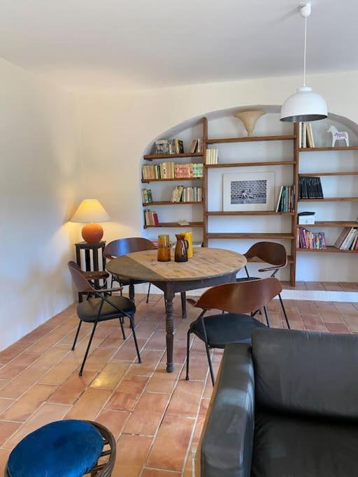Le Nomade En Provence Bed and Breakfast Bouchet  Exteriör bild