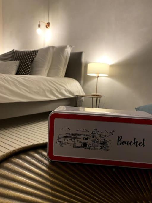 Le Nomade En Provence Bed and Breakfast Bouchet  Exteriör bild