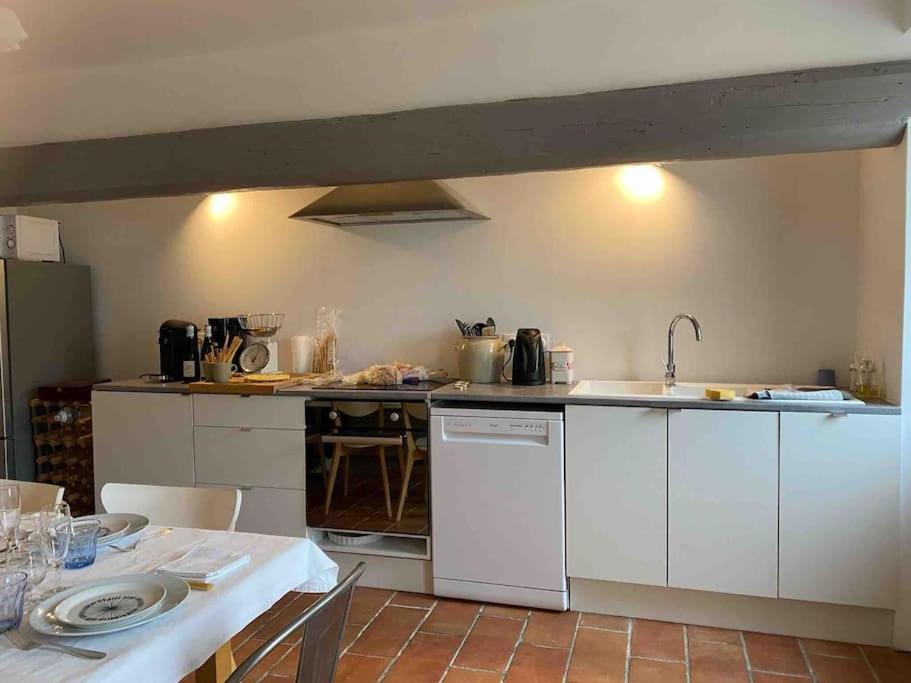 Le Nomade En Provence Bed and Breakfast Bouchet  Exteriör bild