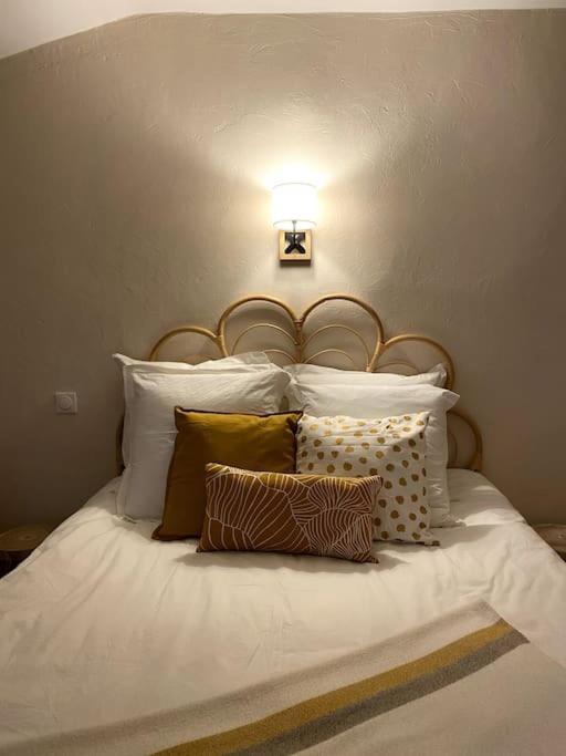 Le Nomade En Provence Bed and Breakfast Bouchet  Exteriör bild