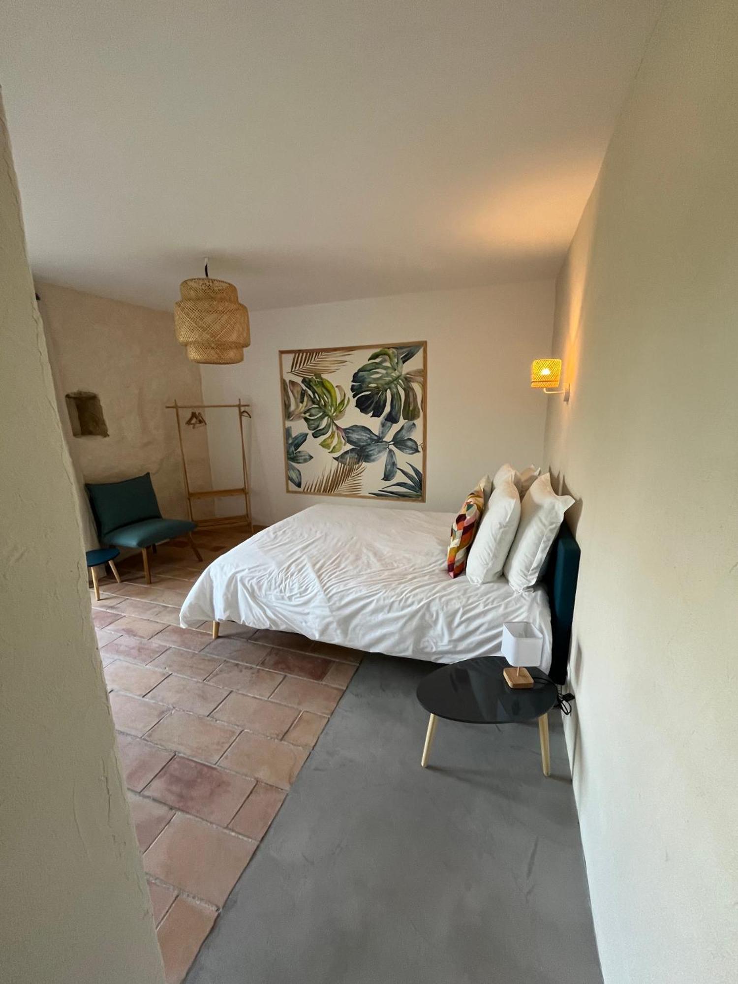 Le Nomade En Provence Bed and Breakfast Bouchet  Exteriör bild