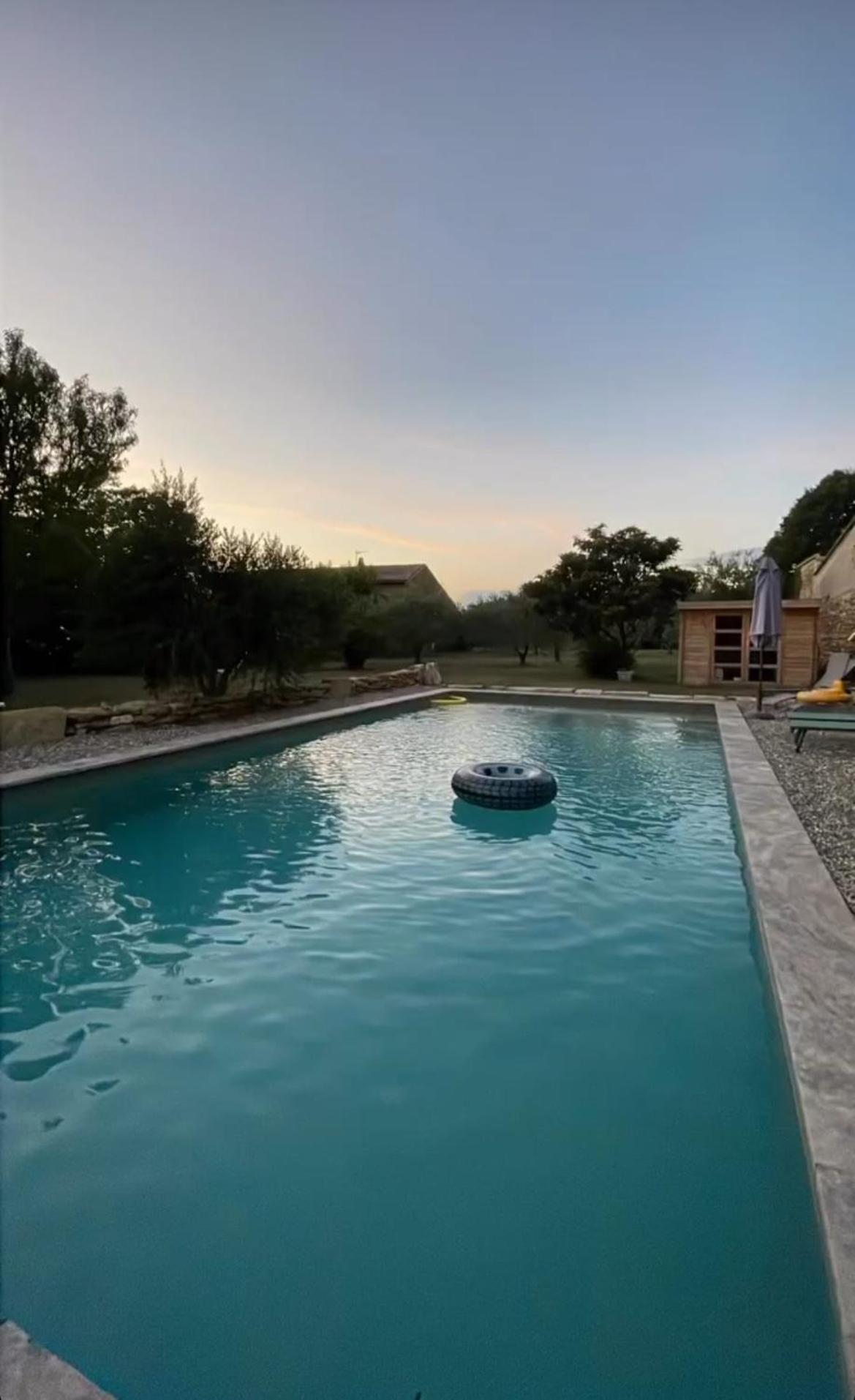 Le Nomade En Provence Bed and Breakfast Bouchet  Exteriör bild
